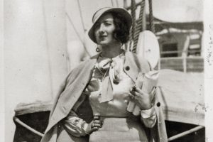 Türkiye'nin ilk kadın seramik ve çini sanatçısı Füreya Koral.